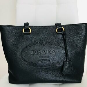 ❤️Rare Authentic Prada Logo Embossed, Vitello Phenix Leather Tote